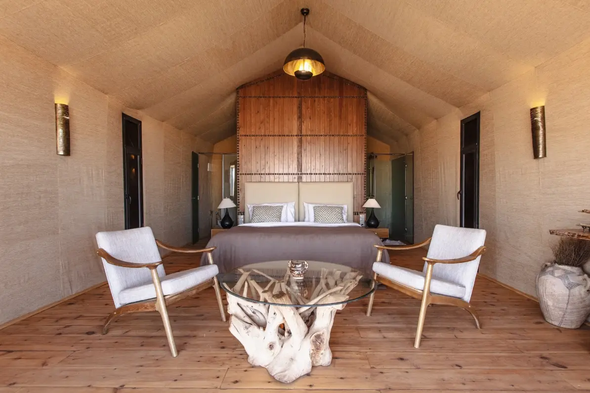 The White Camel Acacia